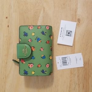 Coach Medium Corner Zip Wallet, Green Mini Vintage Rose Print. Brand New!
